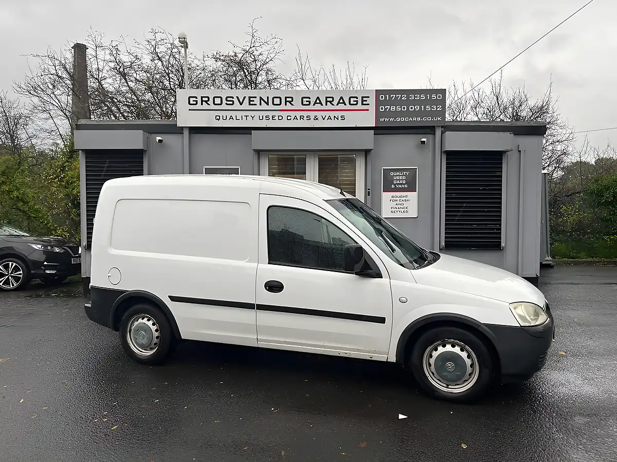 Used 2006 Vauxhall Combo 1700 16v 3dr White - Interior and Exterior details 8