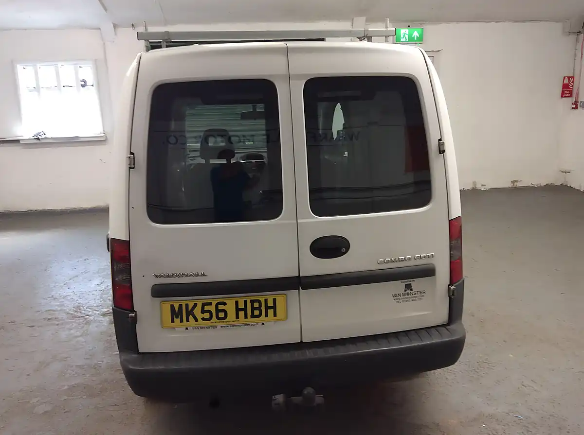 Used 2006 Vauxhall Combo Panel Van White - Interior and Exterior details 9