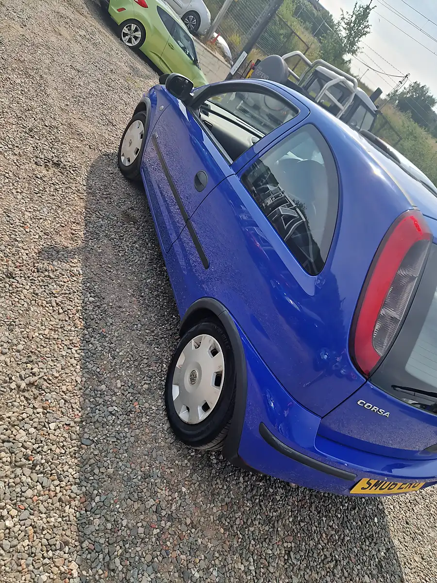 Used 2006 Vauxhall Corsa Life Blue - Interior and Exterior details 11