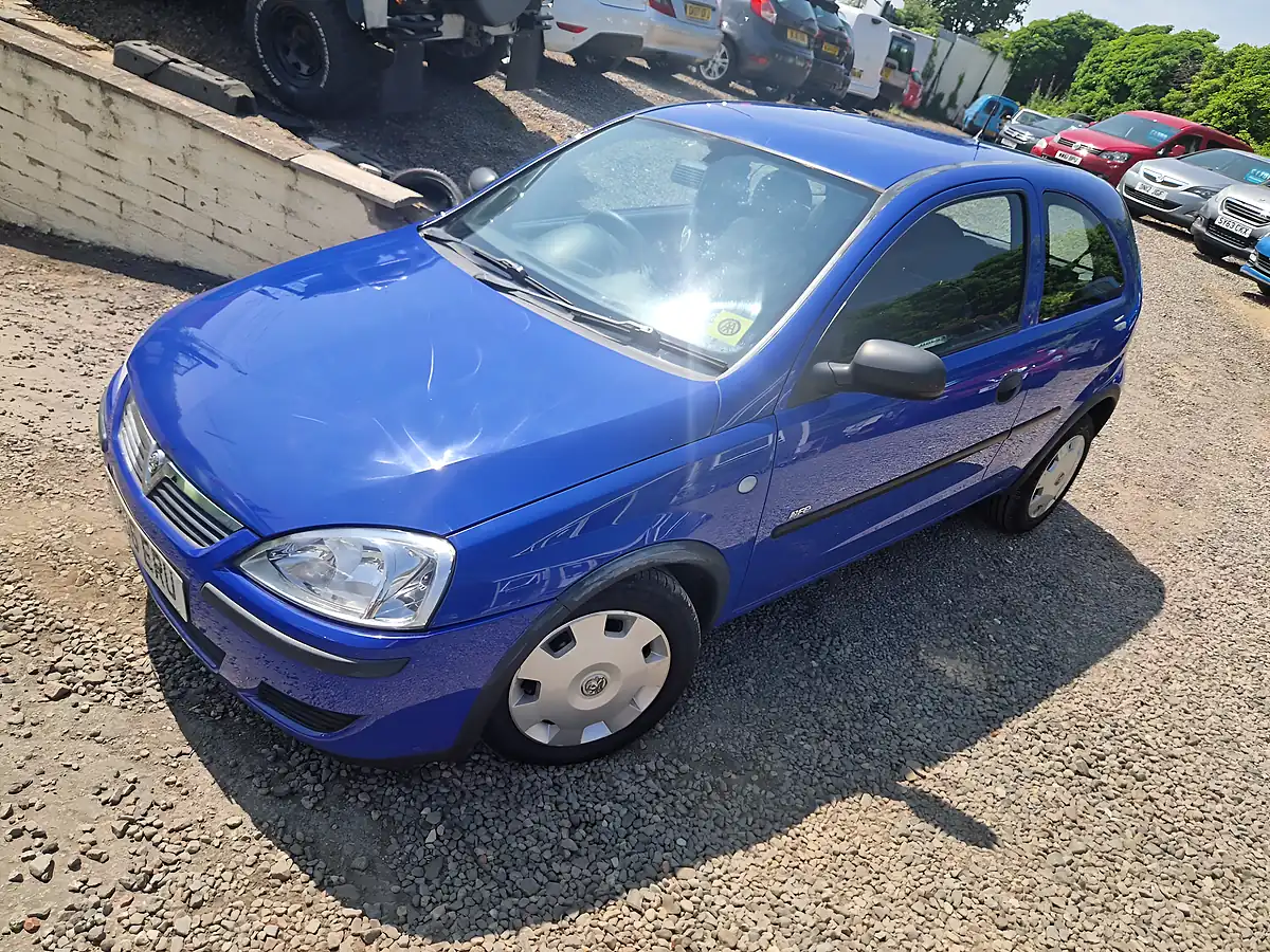 Used 2006 Vauxhall Corsa Life Blue - Interior and Exterior details 2