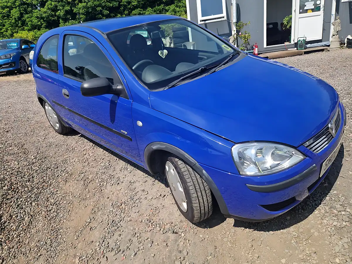 Used 2006 Vauxhall Corsa Life Blue - Interior and Exterior details 3
