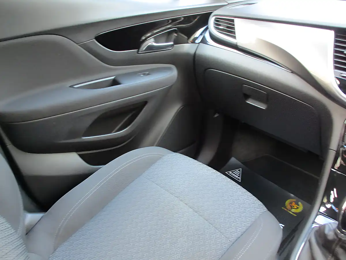 Used 2006 Vauxhall Mokka X Design Nav S/S White - Interior and Exterior details 8