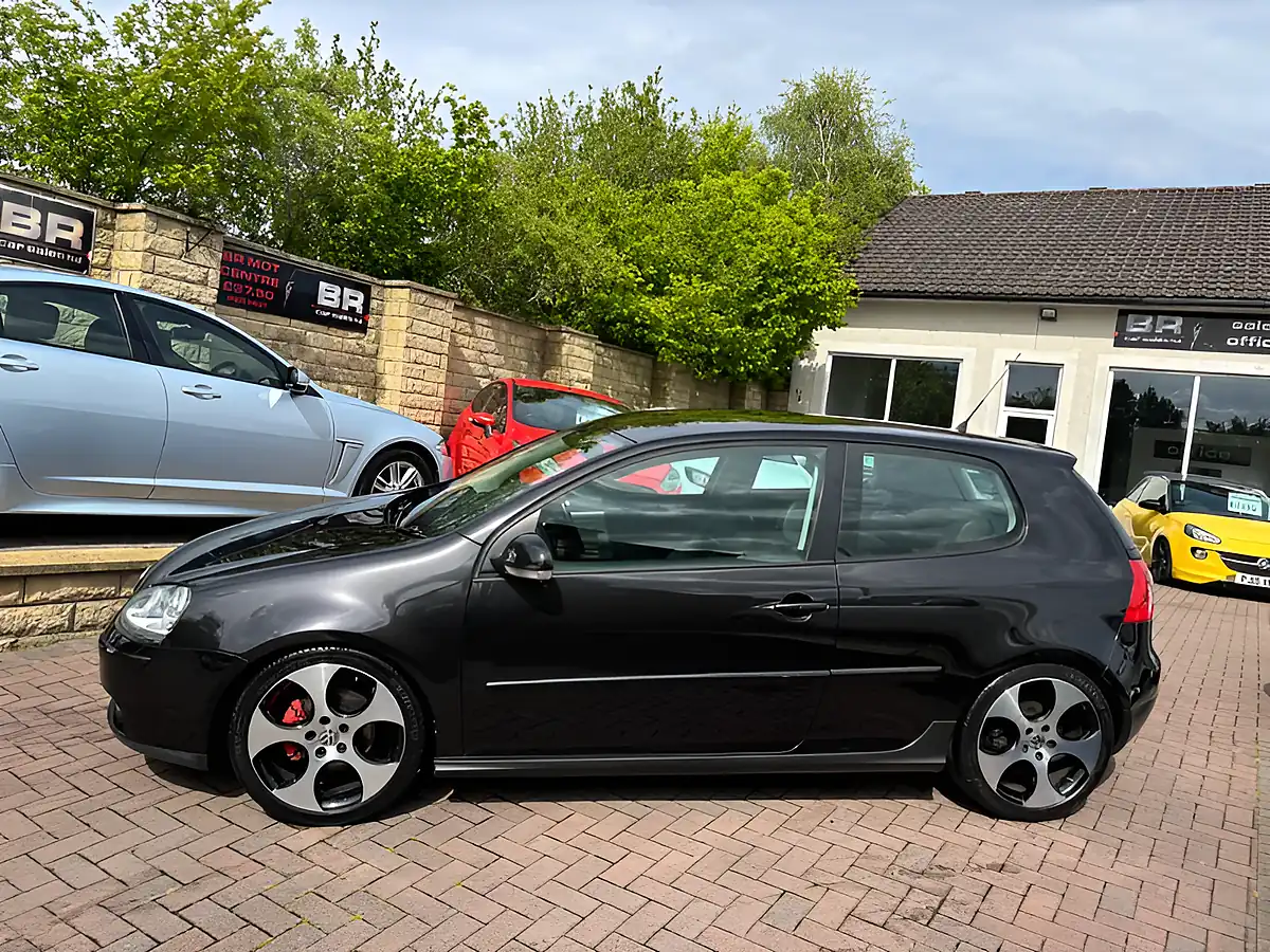 Used 2006 Volkswagen Golf GT Black - Interior and Exterior details 6