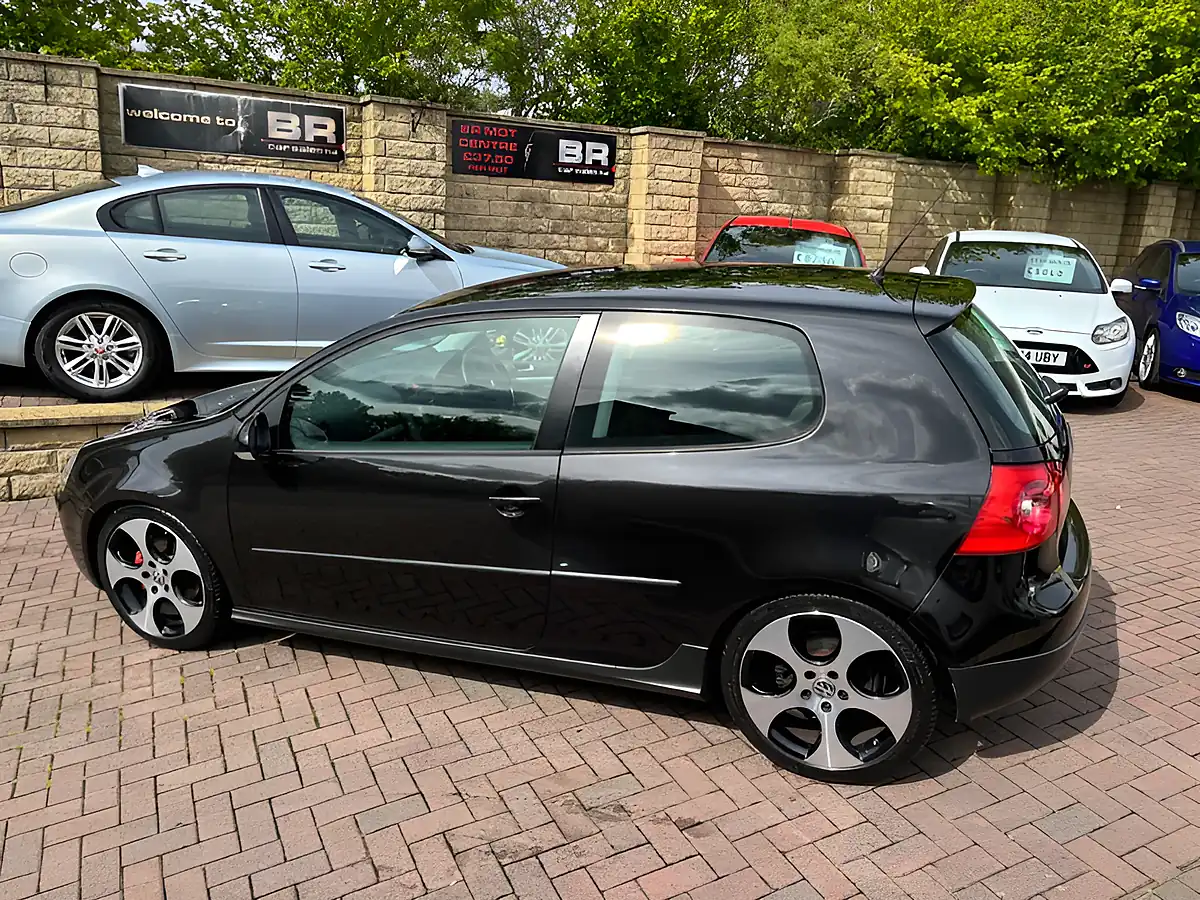 Used 2006 Volkswagen Golf GT Black - Interior and Exterior details 7