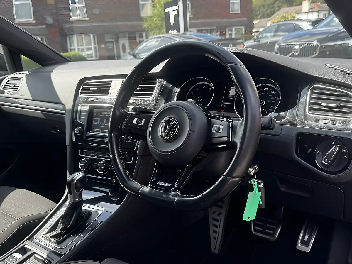 Used 2006 Volkswagen Golf R Red - Interior and Exterior details 14