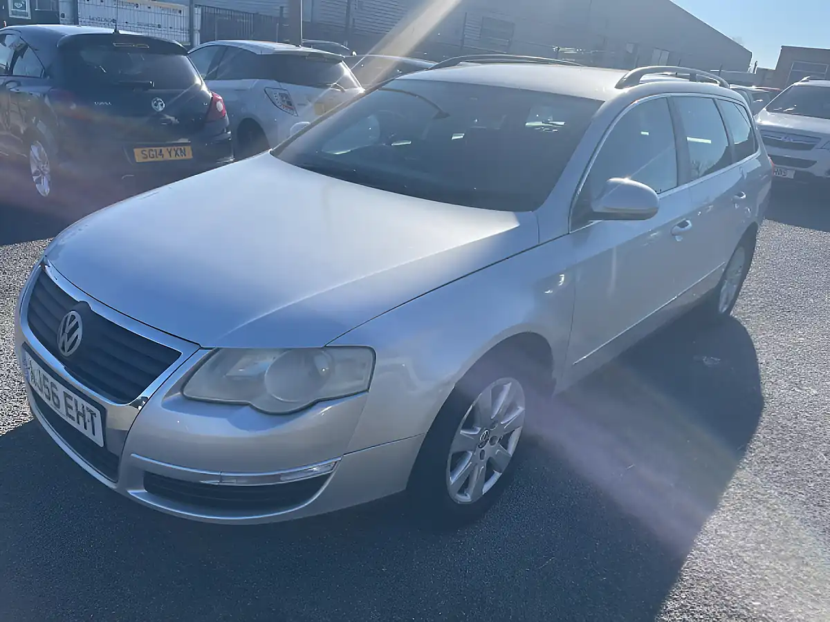 Used 2006 Volkswagen Passat Se Silver - Front View