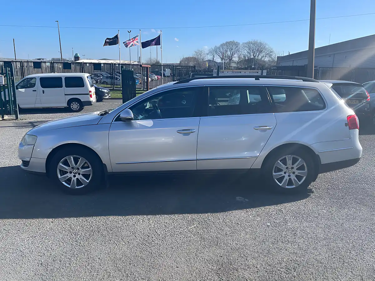 Used 2006 Volkswagen Passat Se Silver - Interior and Exterior details 4