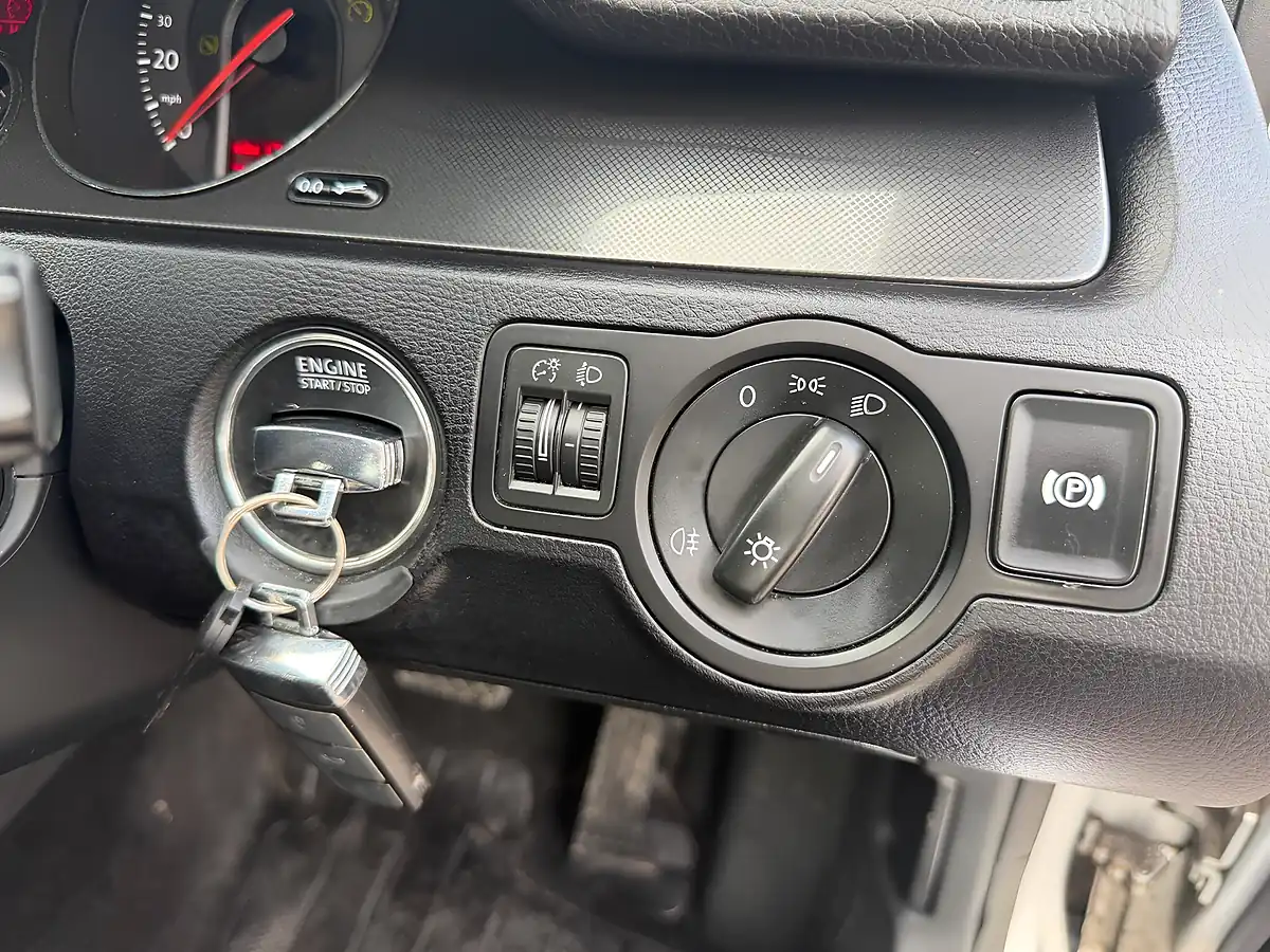 Used 2006 Volkswagen Passat Se Silver - Interior and Exterior details 17