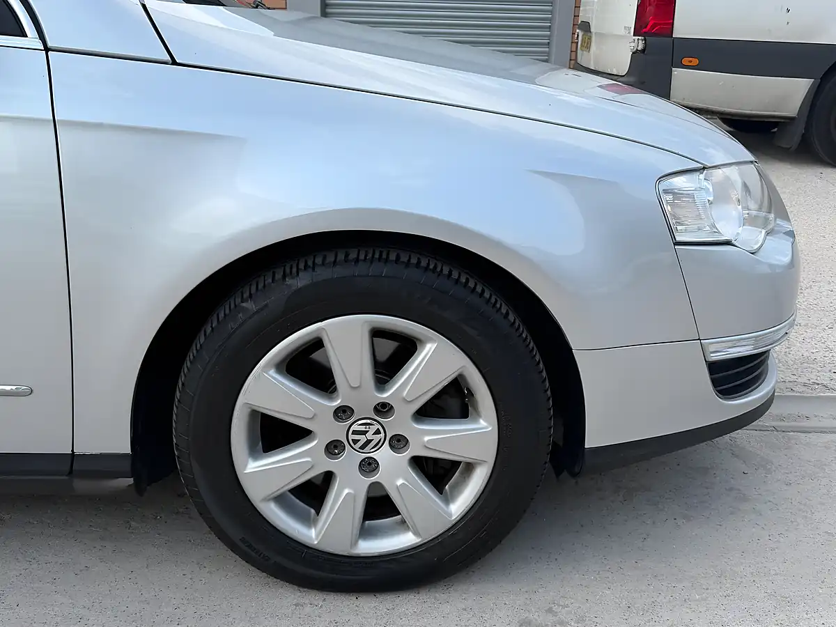 Used 2006 Volkswagen Passat Se Silver - Interior and Exterior details 19