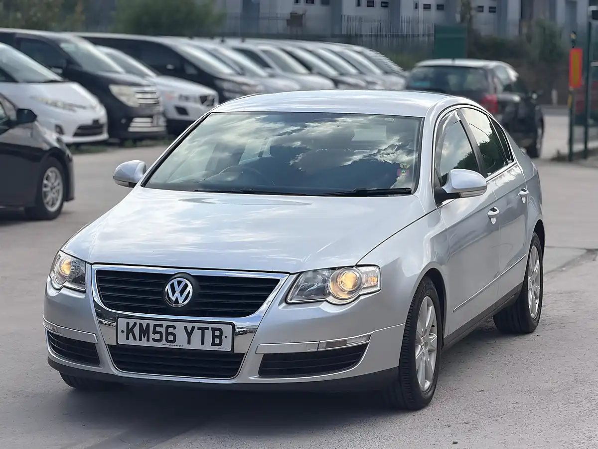 Used 2006 Volkswagen Passat Se Silver - Interior and Exterior details 5