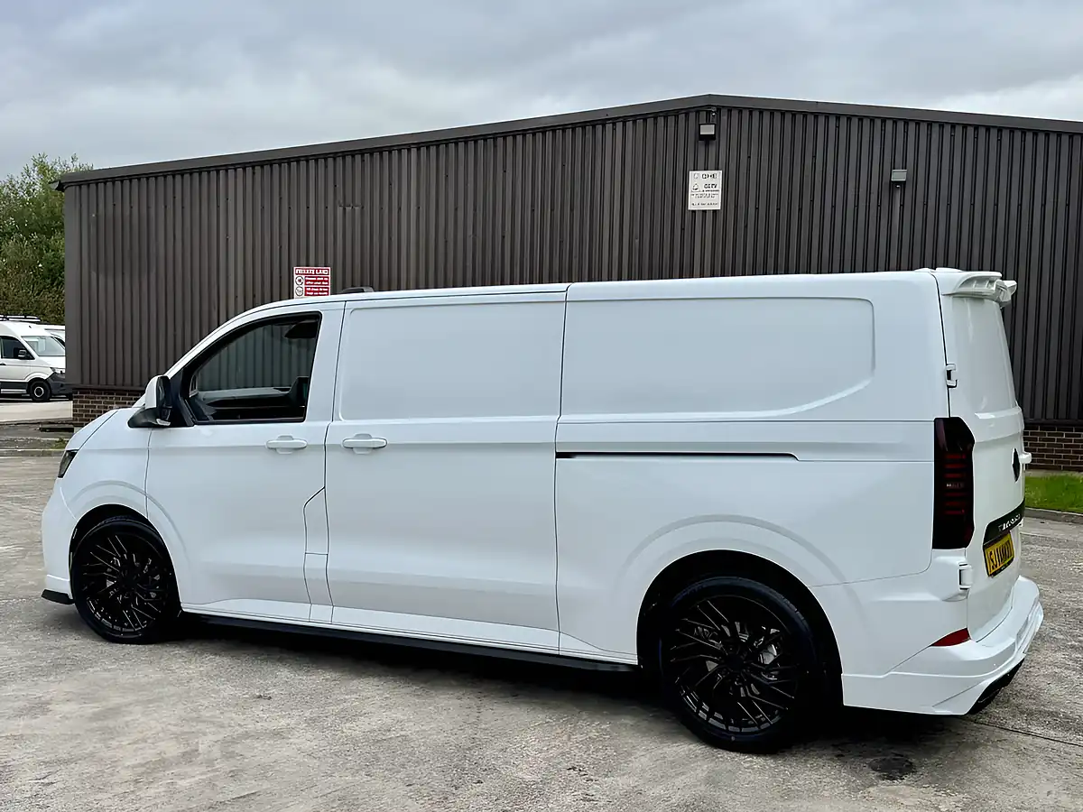 Used 2006 Volkswagen Transporter Commerce White - Interior and Exterior details 12