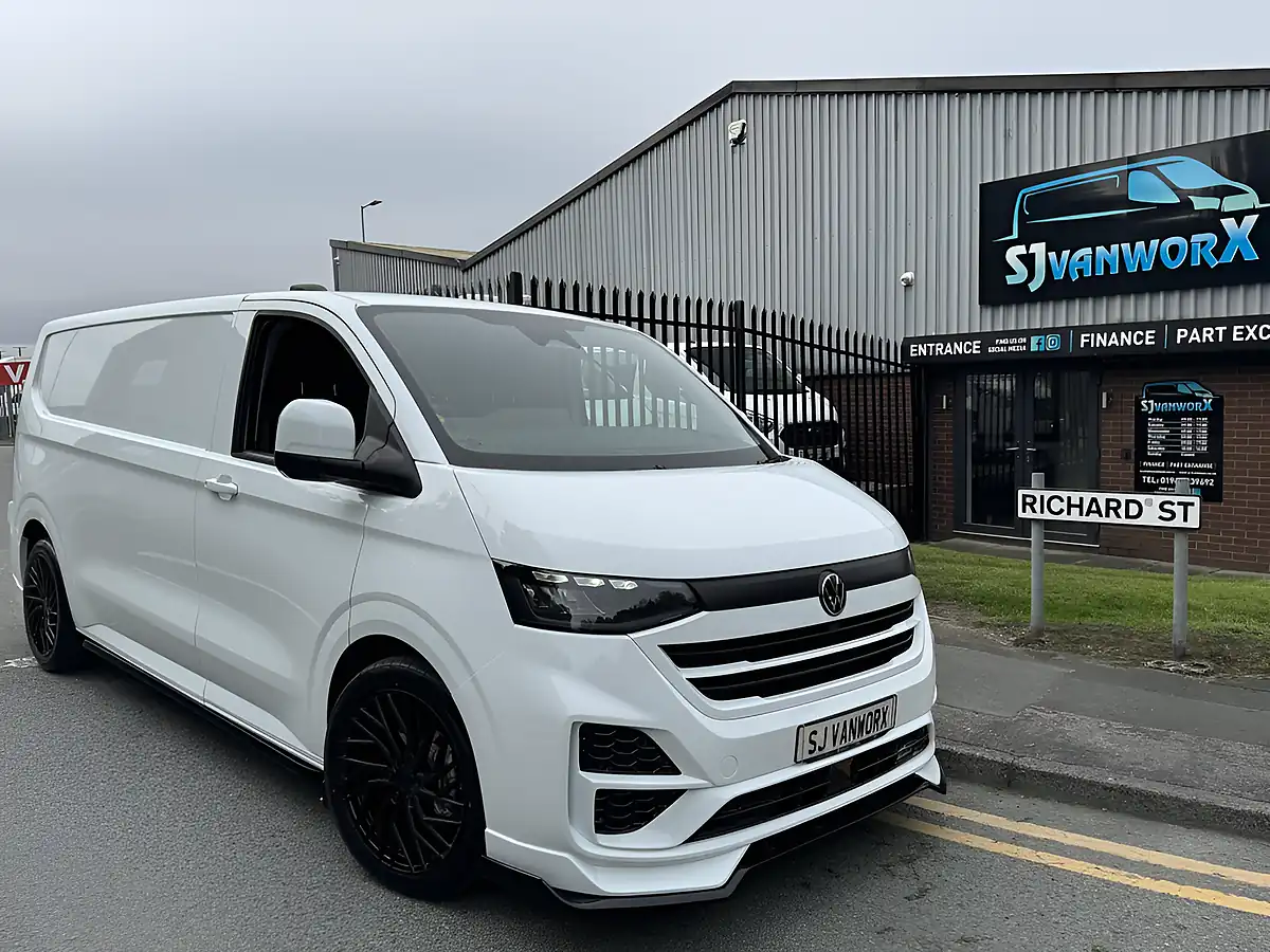 Used 2006 Volkswagen Transporter Commerce White - Interior and Exterior details 17