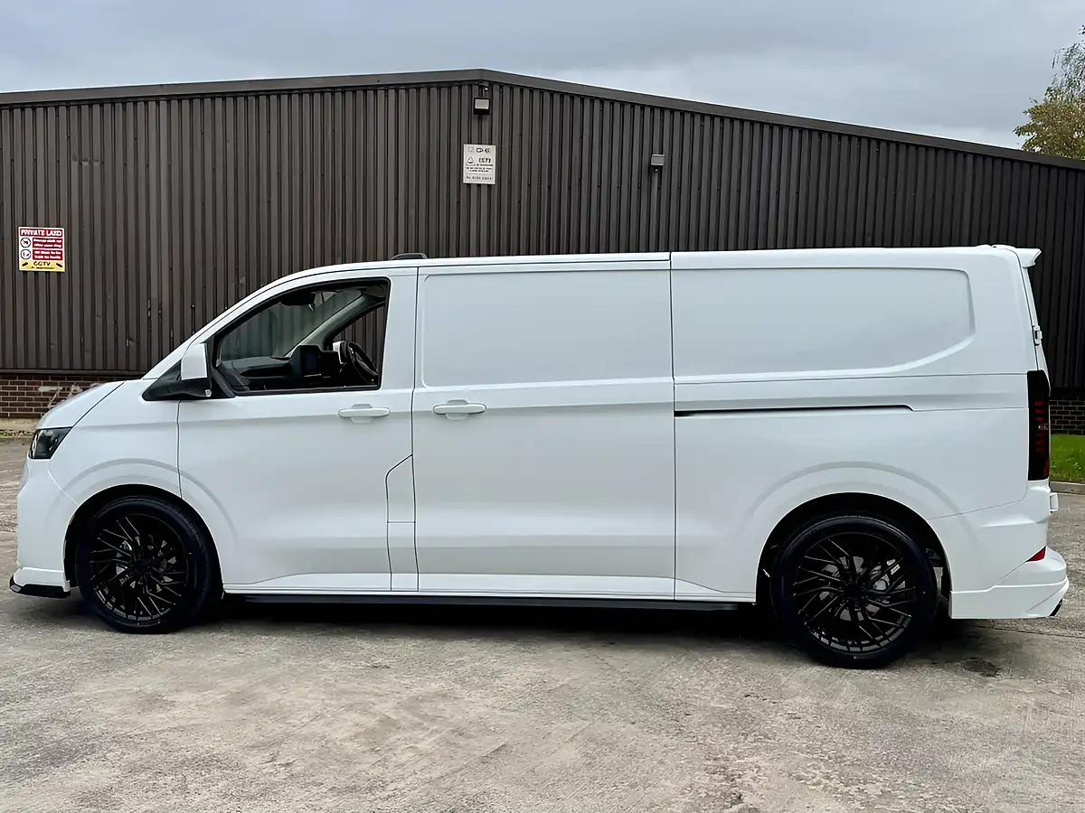 Used 2006 Volkswagen Transporter Commerce White - Interior and Exterior details 2