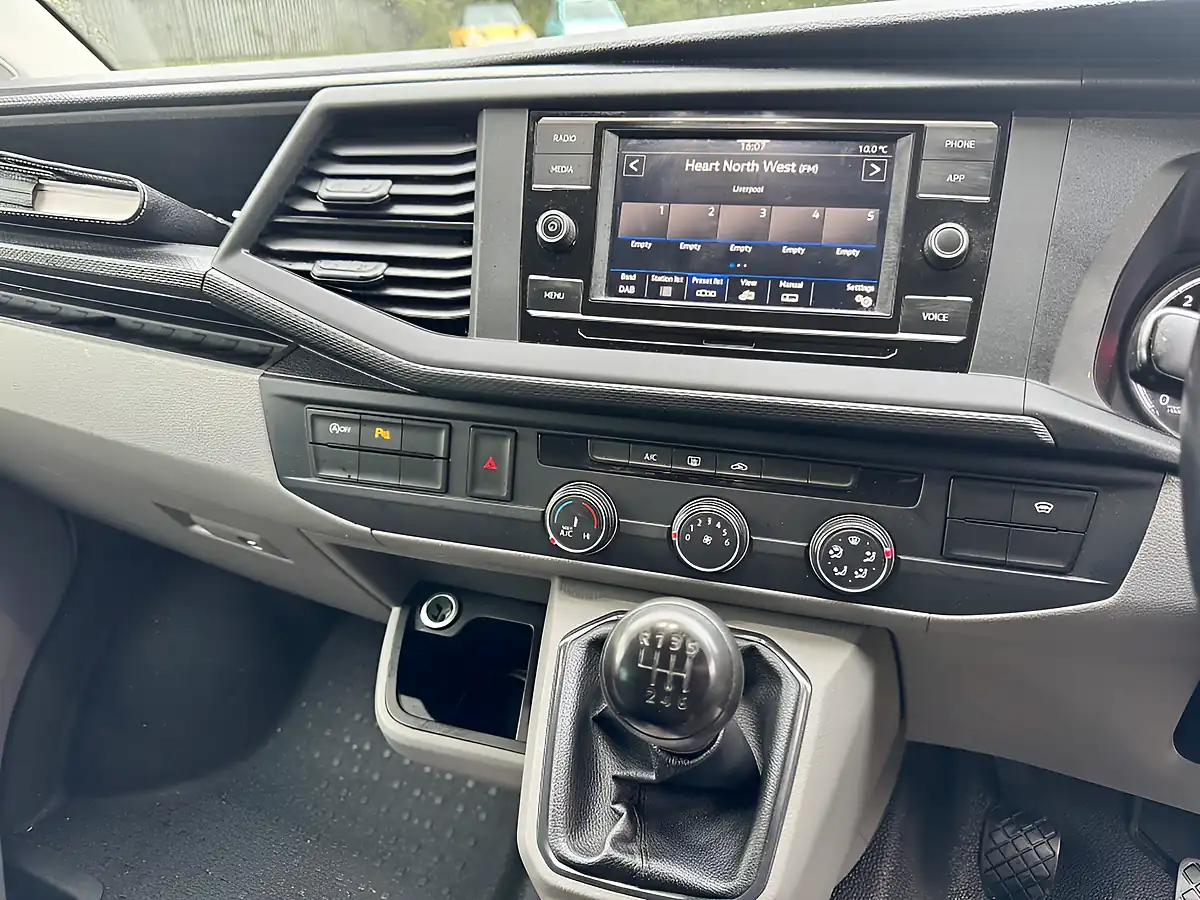 Used 2006 Volkswagen Transporter Kombi Highline Black - Interior and Exterior details 12