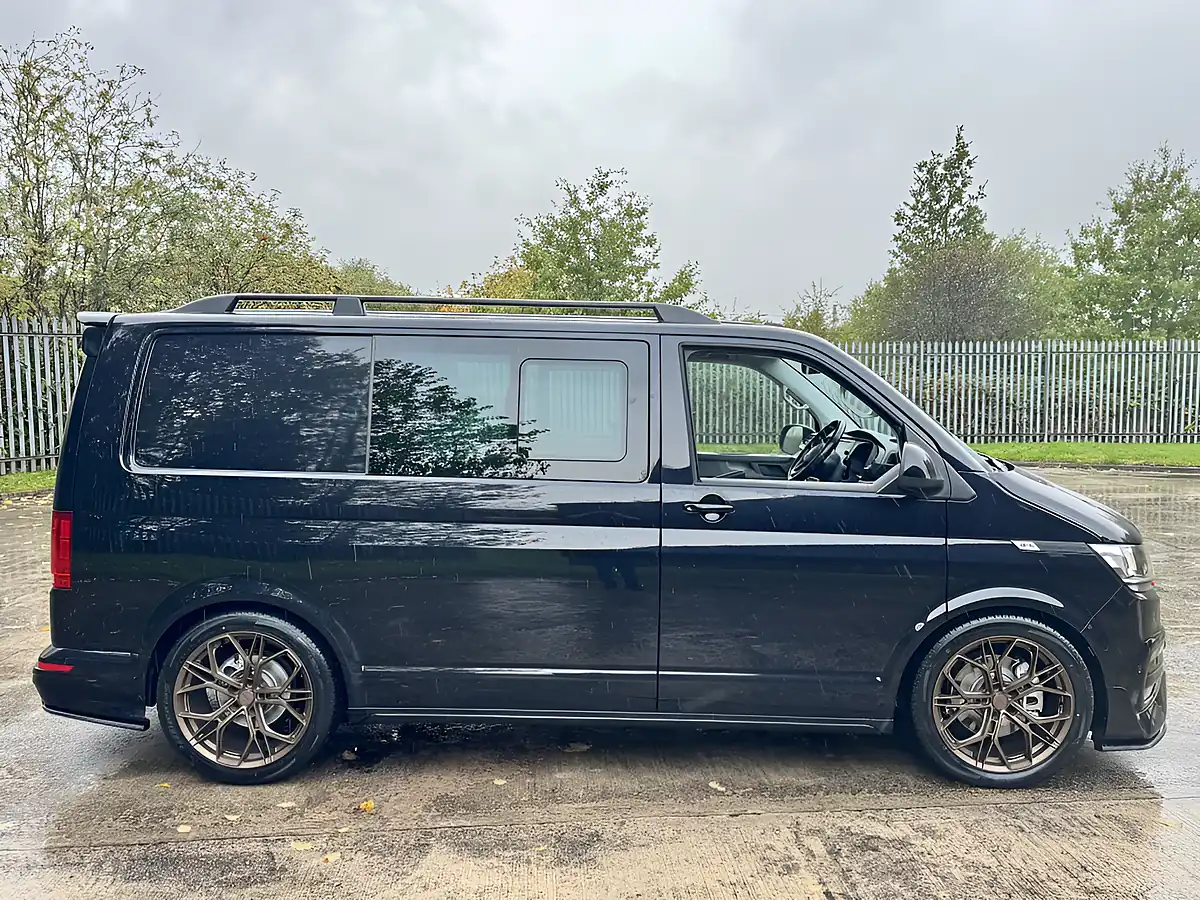 Used 2006 Volkswagen Transporter Kombi Highline Black - Interior and Exterior details 19