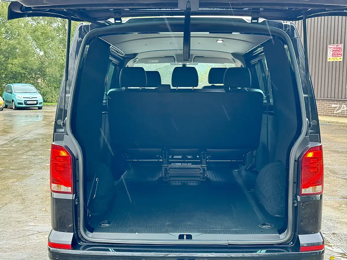 Used 2006 Volkswagen Transporter Kombi Highline Black - Interior and Exterior details 8