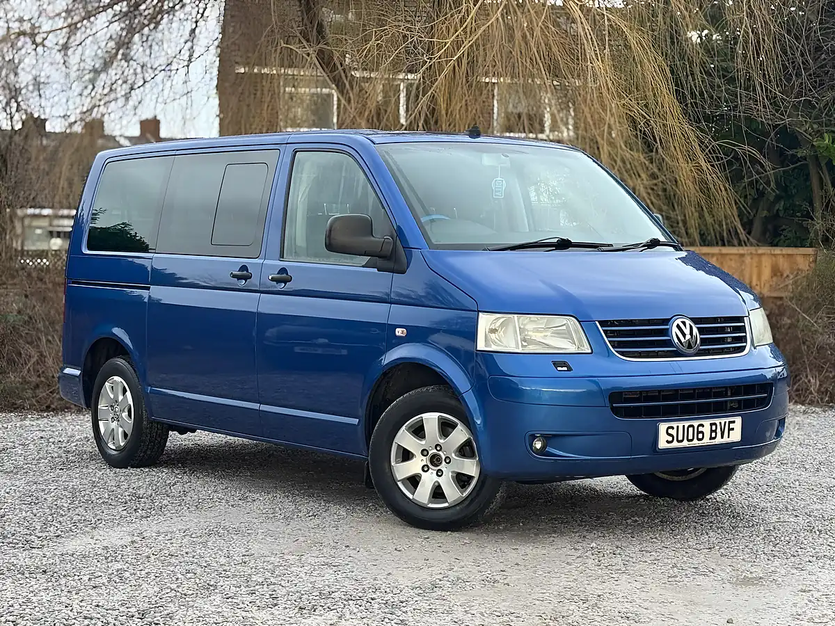 Used 2006 Volkswagen Transporter Shuttle Se Blue - Front View