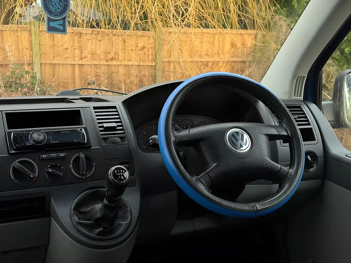 Used 2006 Volkswagen Transporter Shuttle Se Blue - Interior and Exterior details 13