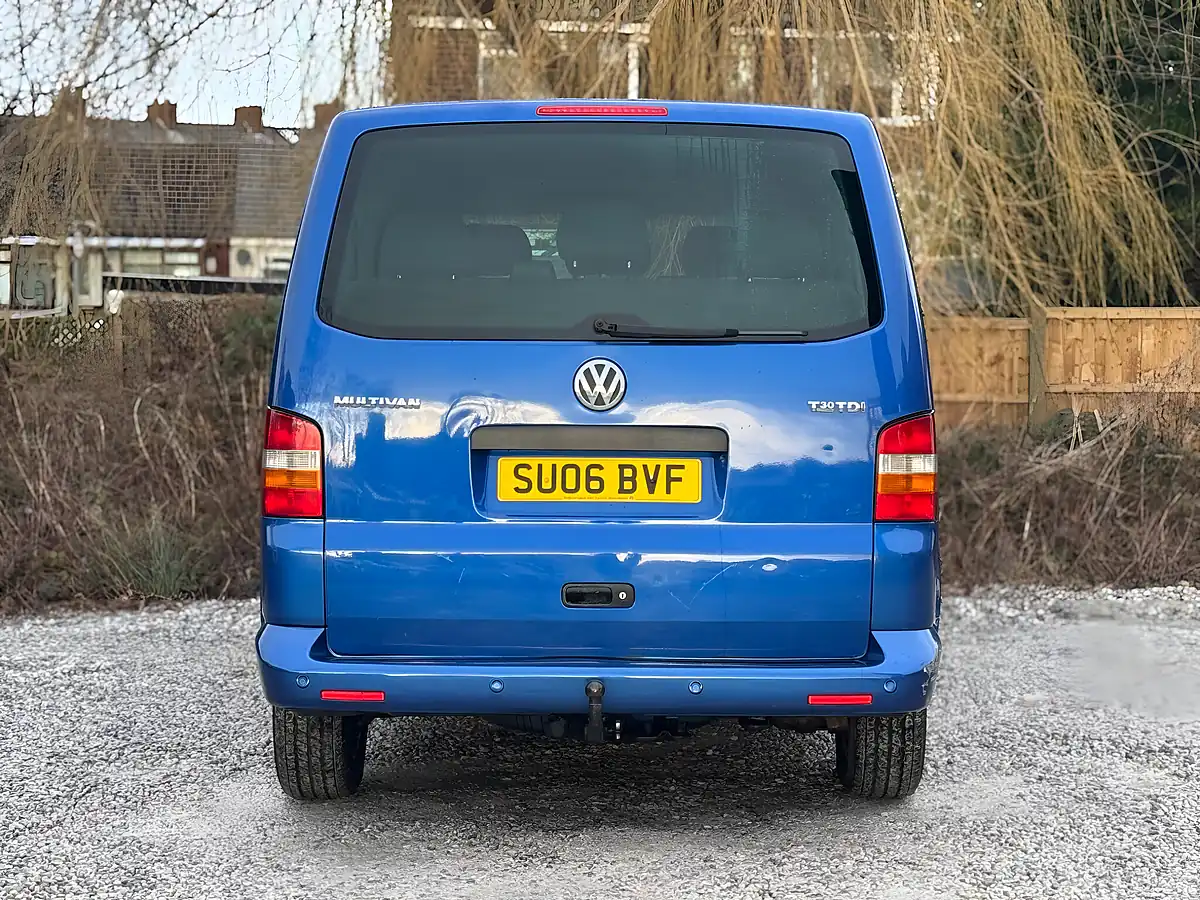 Used 2006 Volkswagen Transporter Shuttle Se Blue - Interior and Exterior details 8