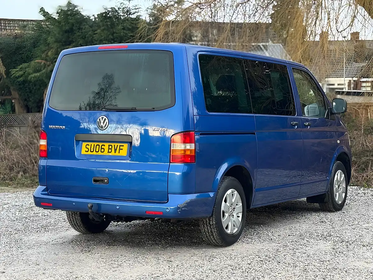 Used 2006 Volkswagen Transporter Shuttle Se Blue - Interior and Exterior details 9