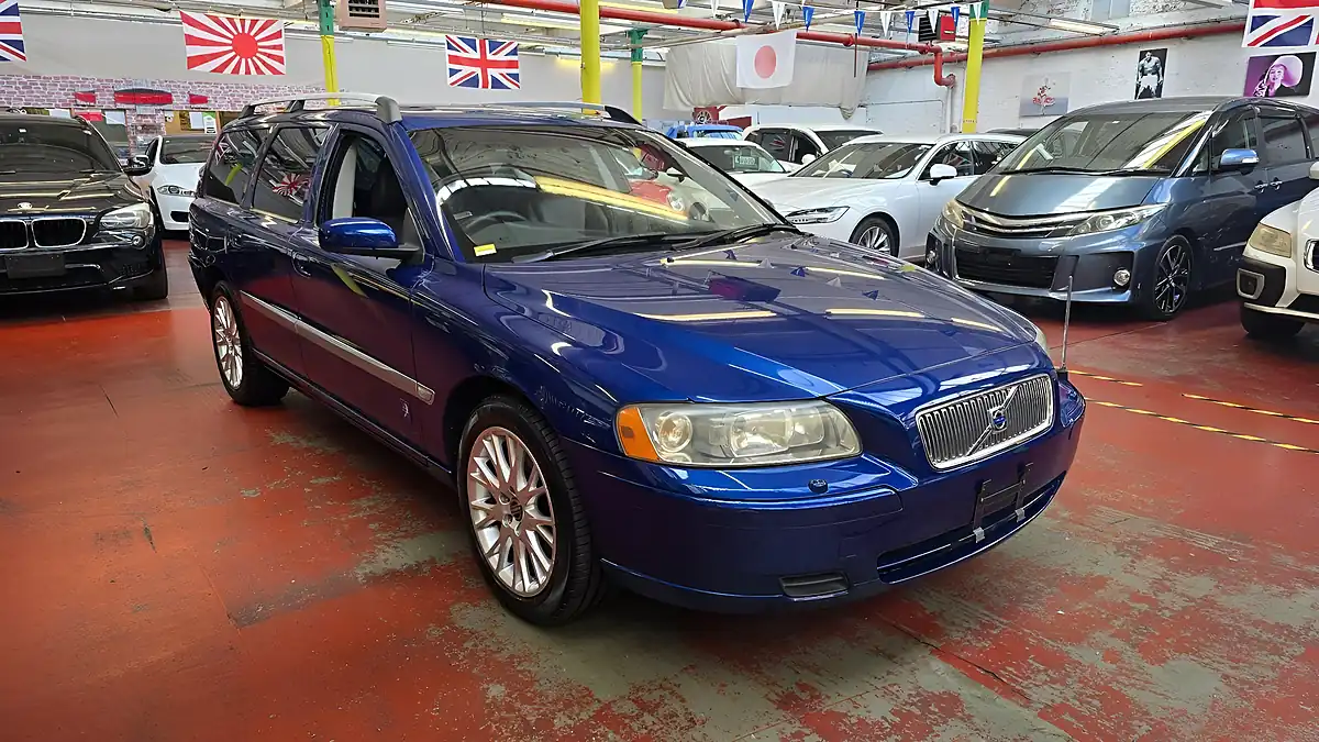 Used 2006 Volvo V70 Ocean Race Blue - Interior and Exterior details 3