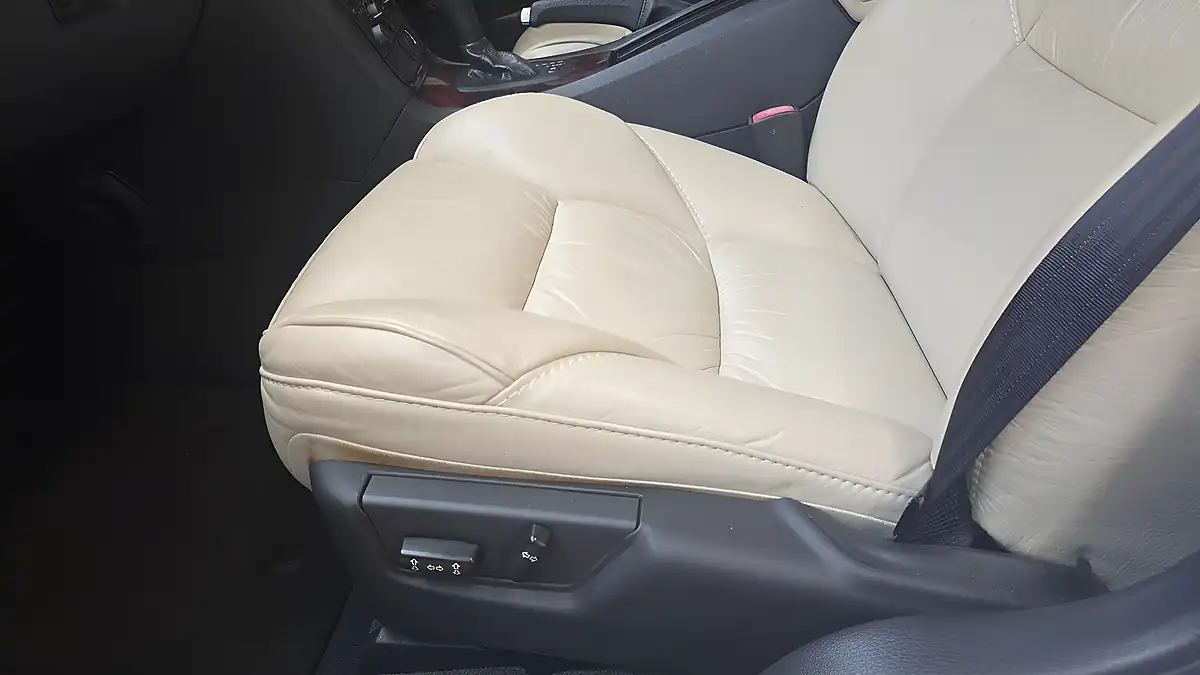Used 2006 Volvo V70 Se Beige Leather Sunroof White - Interior and Exterior details 11