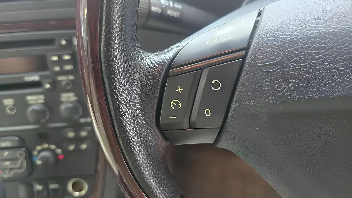 Used 2006 Volvo V70 Se Beige Leather Sunroof White - Interior and Exterior details 7