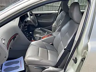 Used 2006 Volvo V70 Se Gold - Interior and Exterior details 13