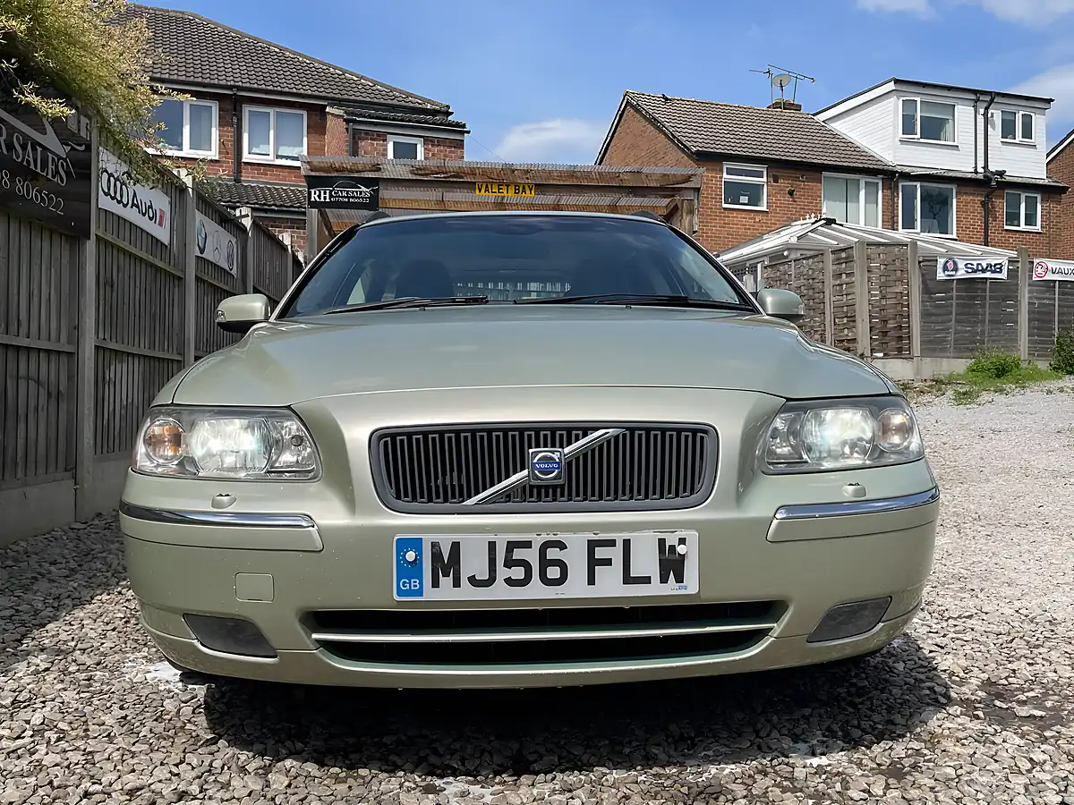 Used 2006 Volvo V70 Se Gold - Interior and Exterior details 15