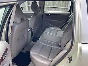 Used 2006 Volvo V70 Se Gold - Interior and Exterior details 18