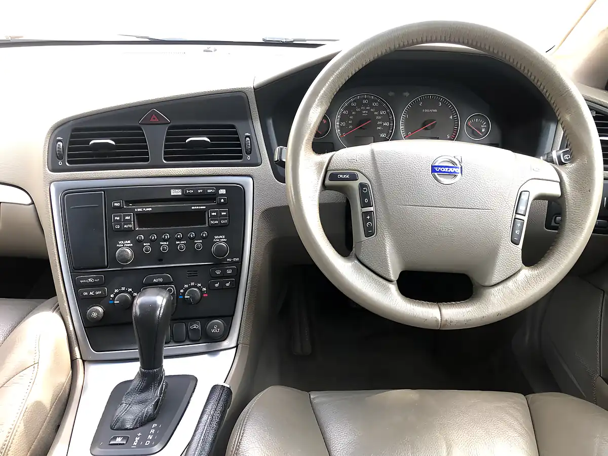 Used 2006 Volvo V70 Se Purple - Interior and Exterior details 2