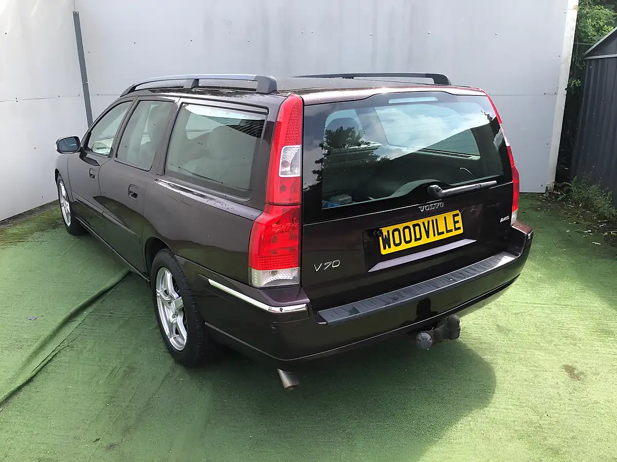 Used 2006 Volvo V70 Se Purple - Interior and Exterior details 9