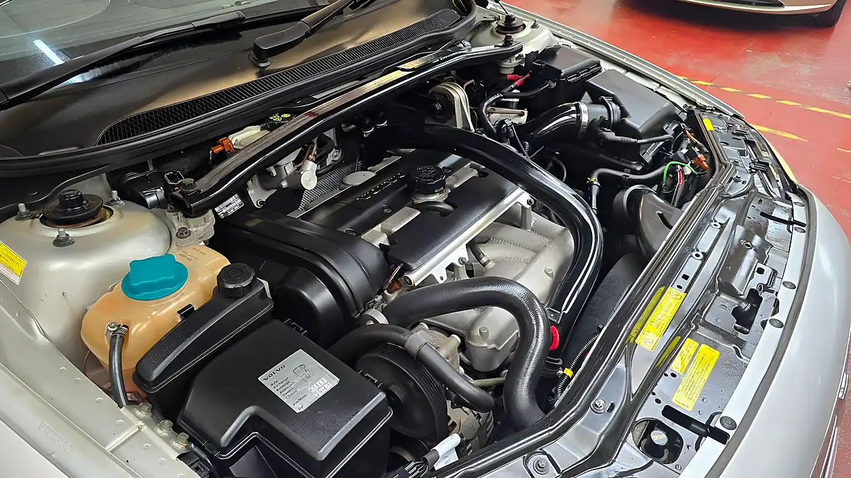 Used 2006 Volvo V70 Se Silver - Interior and Exterior details 2