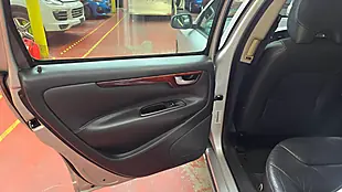 Used 2006 Volvo V70 Se Silver - Interior and Exterior details 9