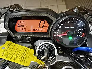 Used 2006 Yamaha FZ1N Fazer Yellow - Interior and Exterior details 15