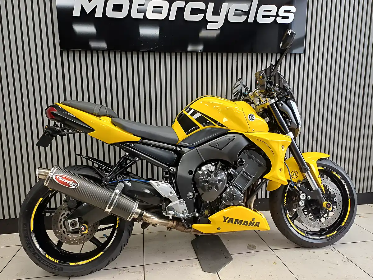 Used 2006 Yamaha FZ1N Fazer Yellow - Interior and Exterior details 3