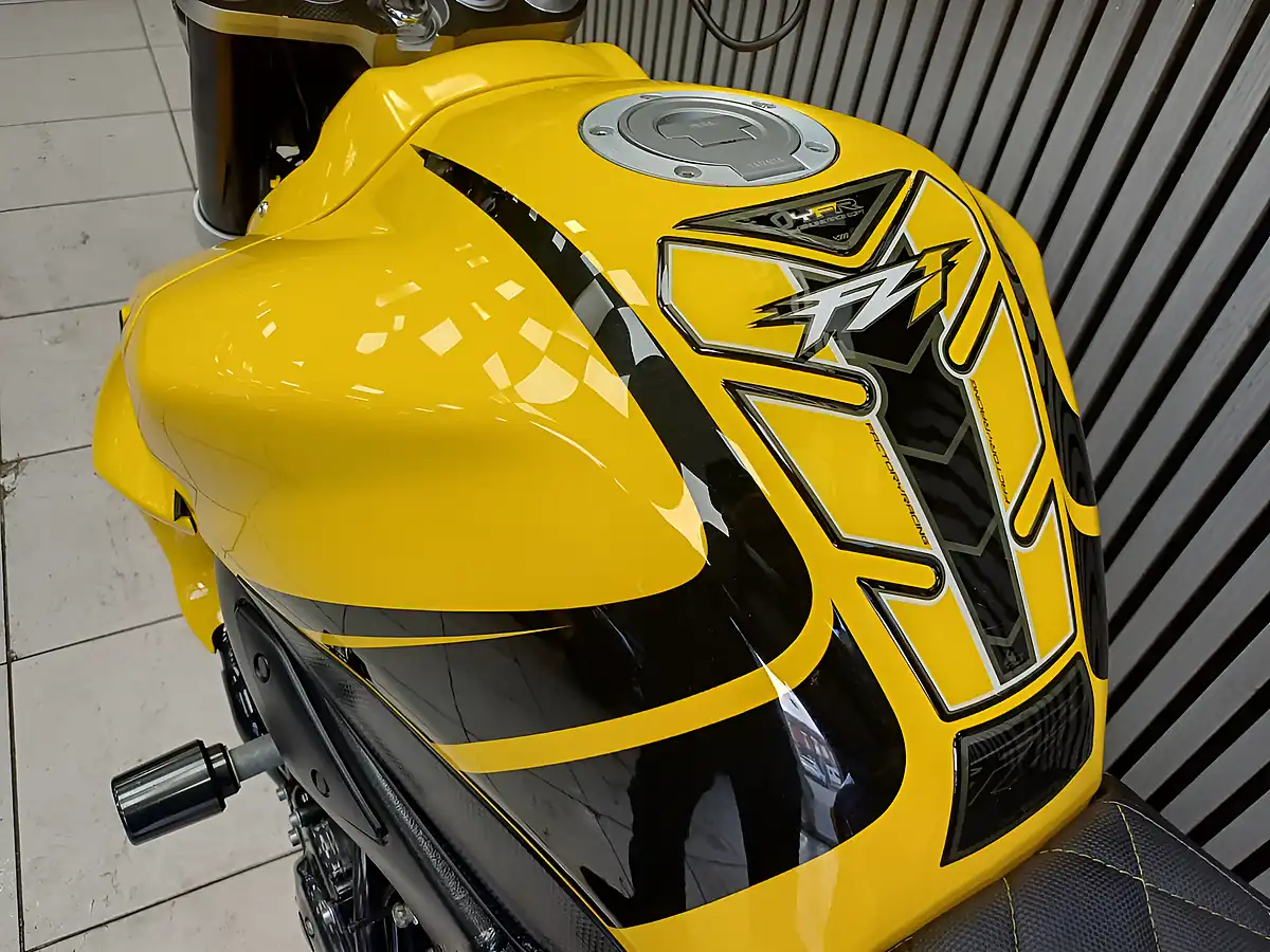 Used 2006 Yamaha FZ1N Fazer Yellow - Interior and Exterior details 8