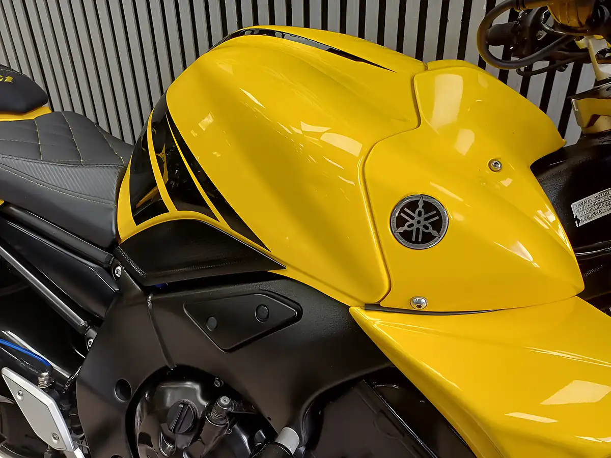 Used 2006 Yamaha FZ1N Fazer Yellow - Interior and Exterior details 9