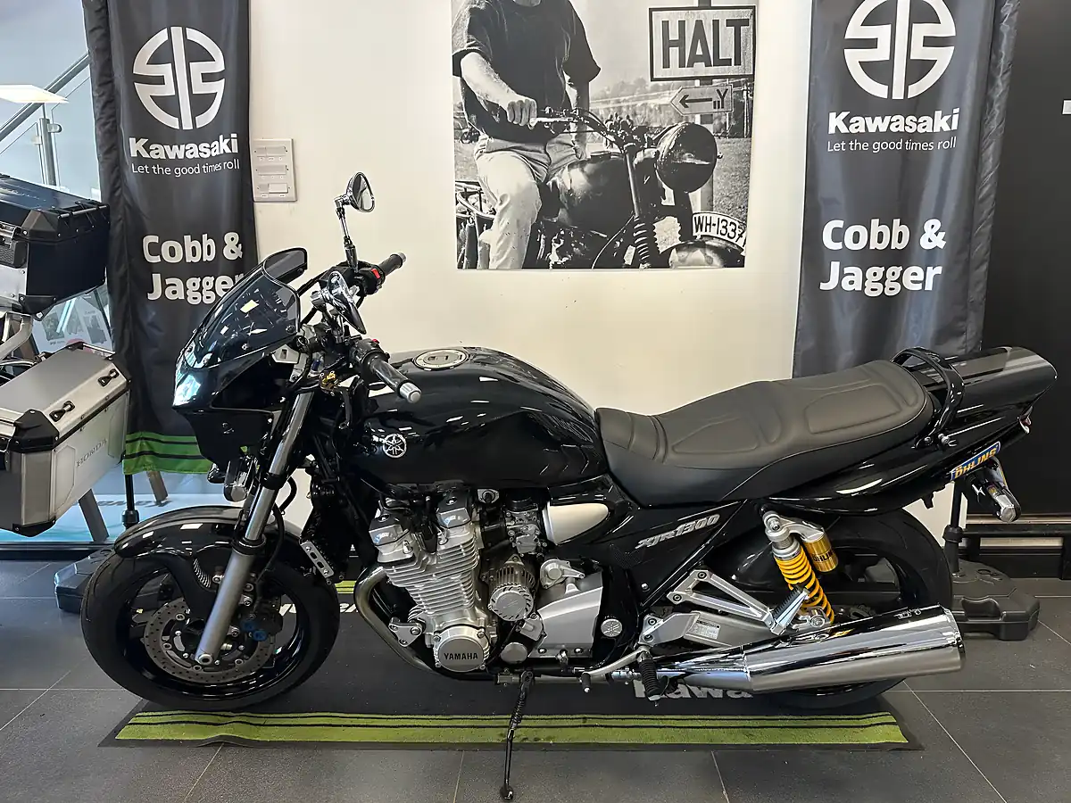 Used 2006 Yamaha XJR1300 Black - Interior and Exterior details 11