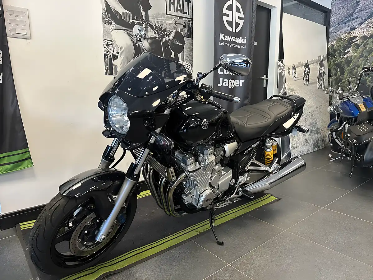 Used 2006 Yamaha XJR1300 Black - Interior and Exterior details 12