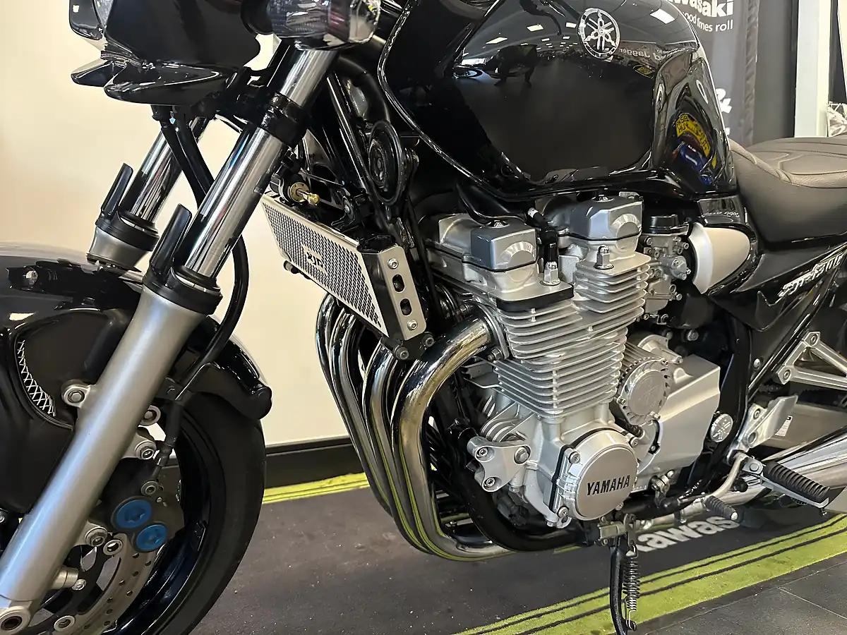 Used 2006 Yamaha XJR1300 Black - Interior and Exterior details 14