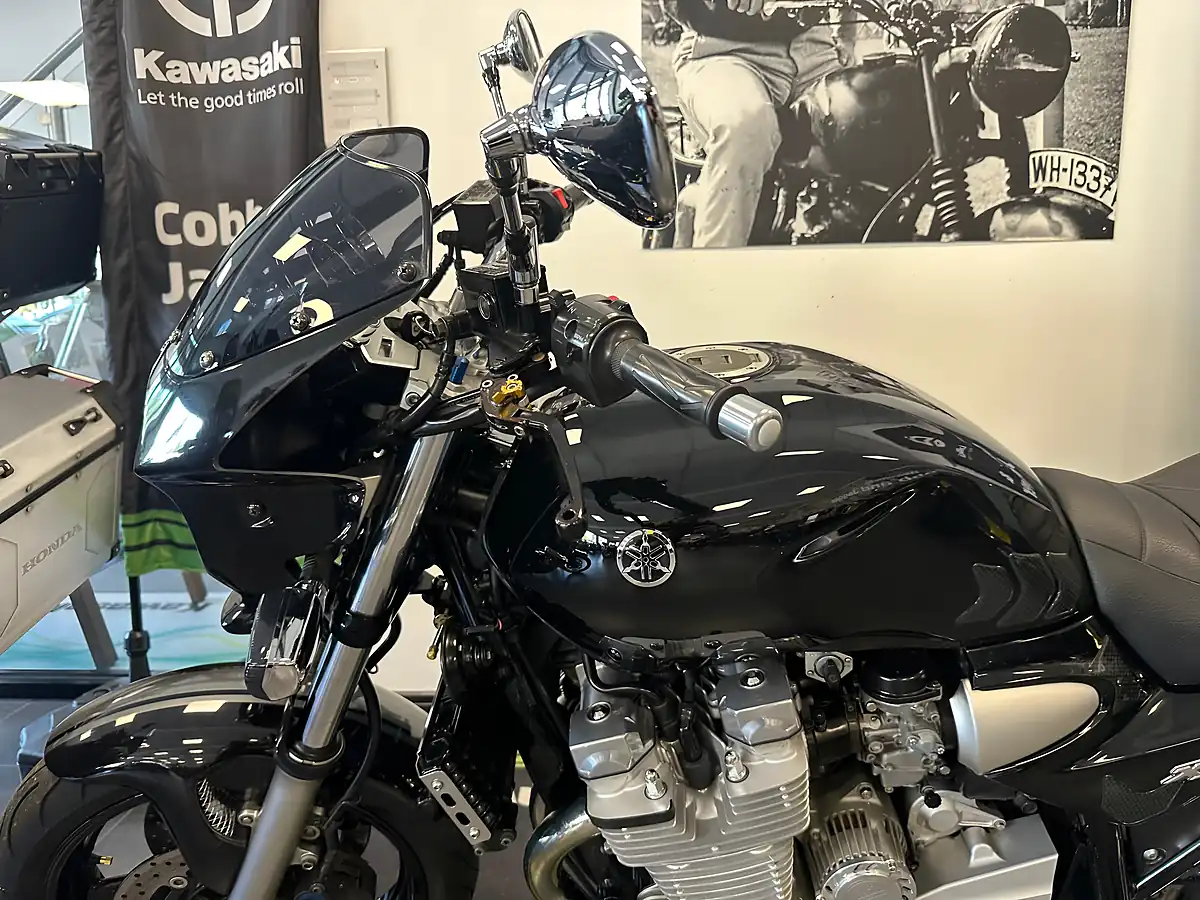 Used 2006 Yamaha XJR1300 Black - Interior and Exterior details 15