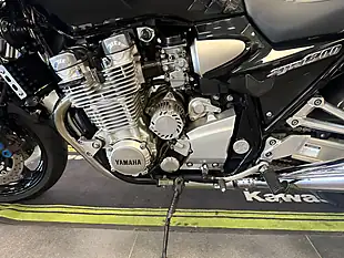 Used 2006 Yamaha XJR1300 Black - Interior and Exterior details 16