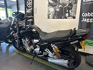 Used 2006 Yamaha XJR1300 Black - Interior and Exterior details 19