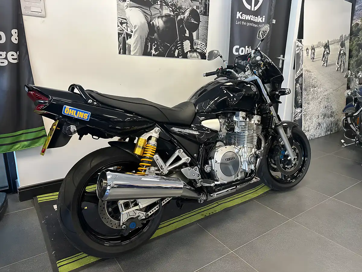 Used 2006 Yamaha XJR1300 Black - Interior and Exterior details 2