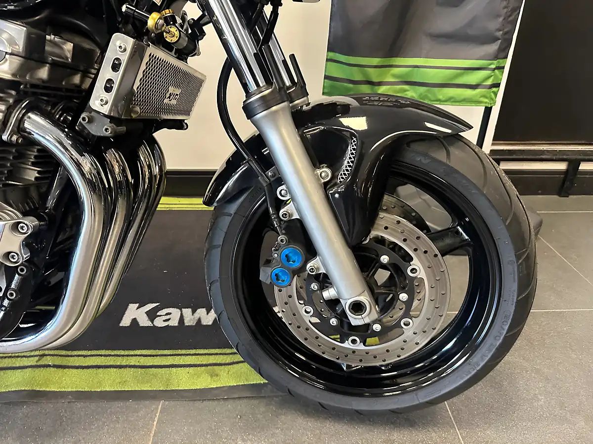 Used 2006 Yamaha XJR1300 Black - Interior and Exterior details 7