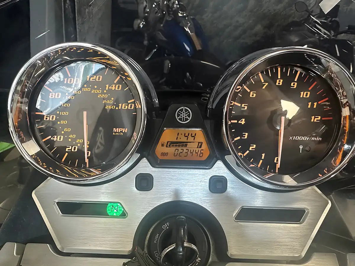 Used 2006 Yamaha XJR1300 Black - Interior and Exterior details 9