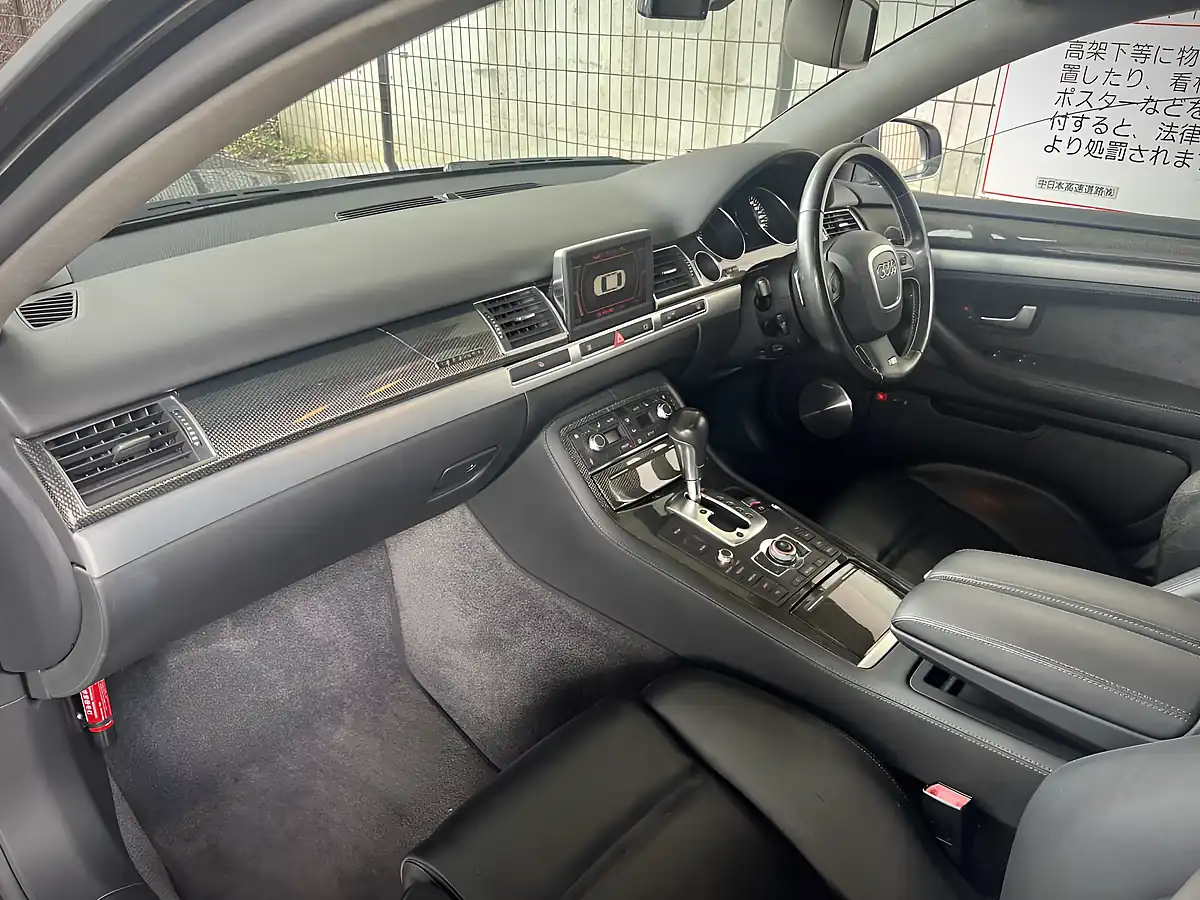 Used 2007 Audi S8 Fully Loaded Black - Interior and Exterior details 13