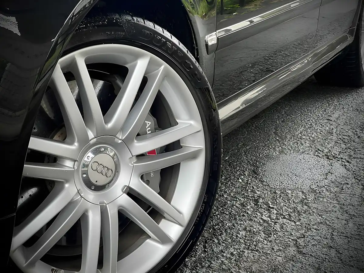 Used 2007 Audi S8 Fully Loaded Black - Interior and Exterior details 7