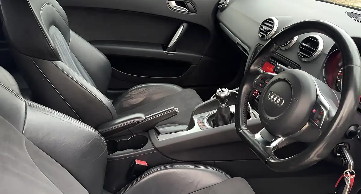 Used 2007 Audi Tt Coupe Black - Interior and Exterior details 7